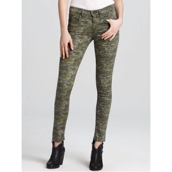 Rag & Bone Skinny Low Rise Jeans in Green Digital Graphic Camo Print, Size 25 - Picture 6 of 16
